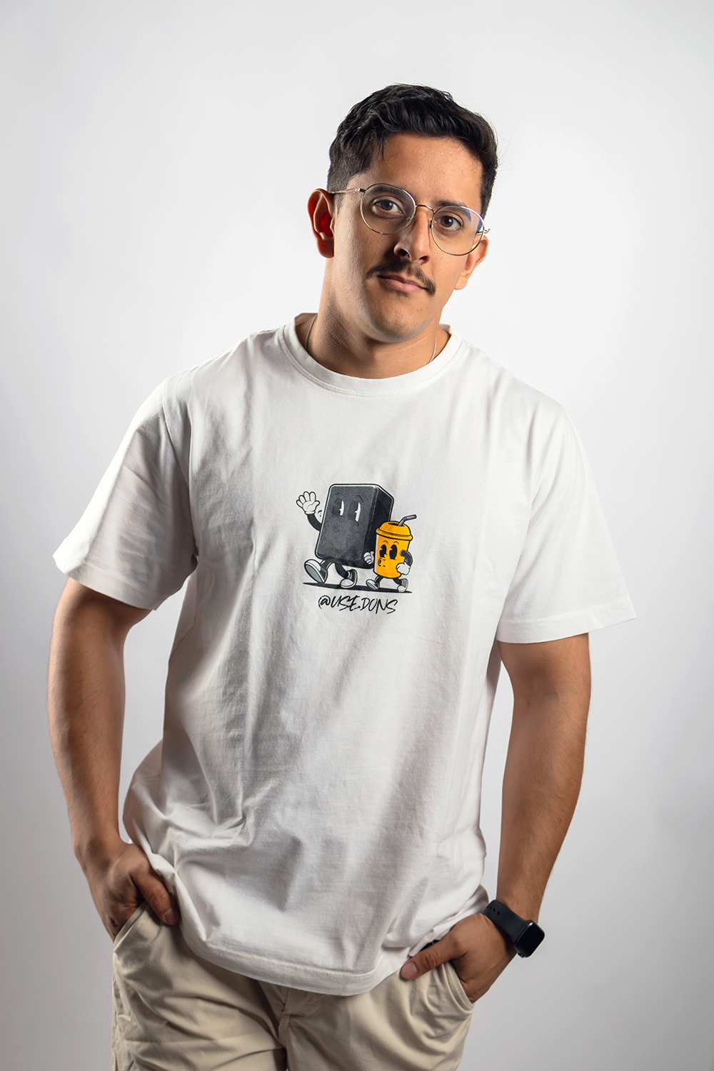 Camiseta Caixa Preta e Copo Amarelo - Off White ref 3217
