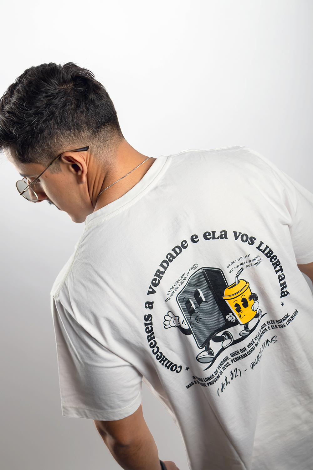 Camiseta Caixa Preta e Copo Amarelo - Off White ref 3217