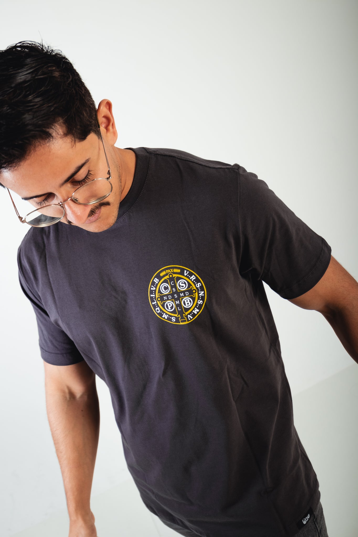 Camiseta Medalhão São Bento - Grafite ref 3226