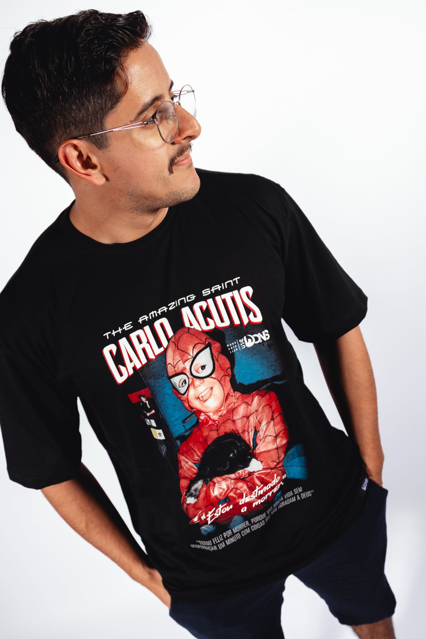 Camiseta Oversized São Carlo Acutis - Super Heroi cor preto