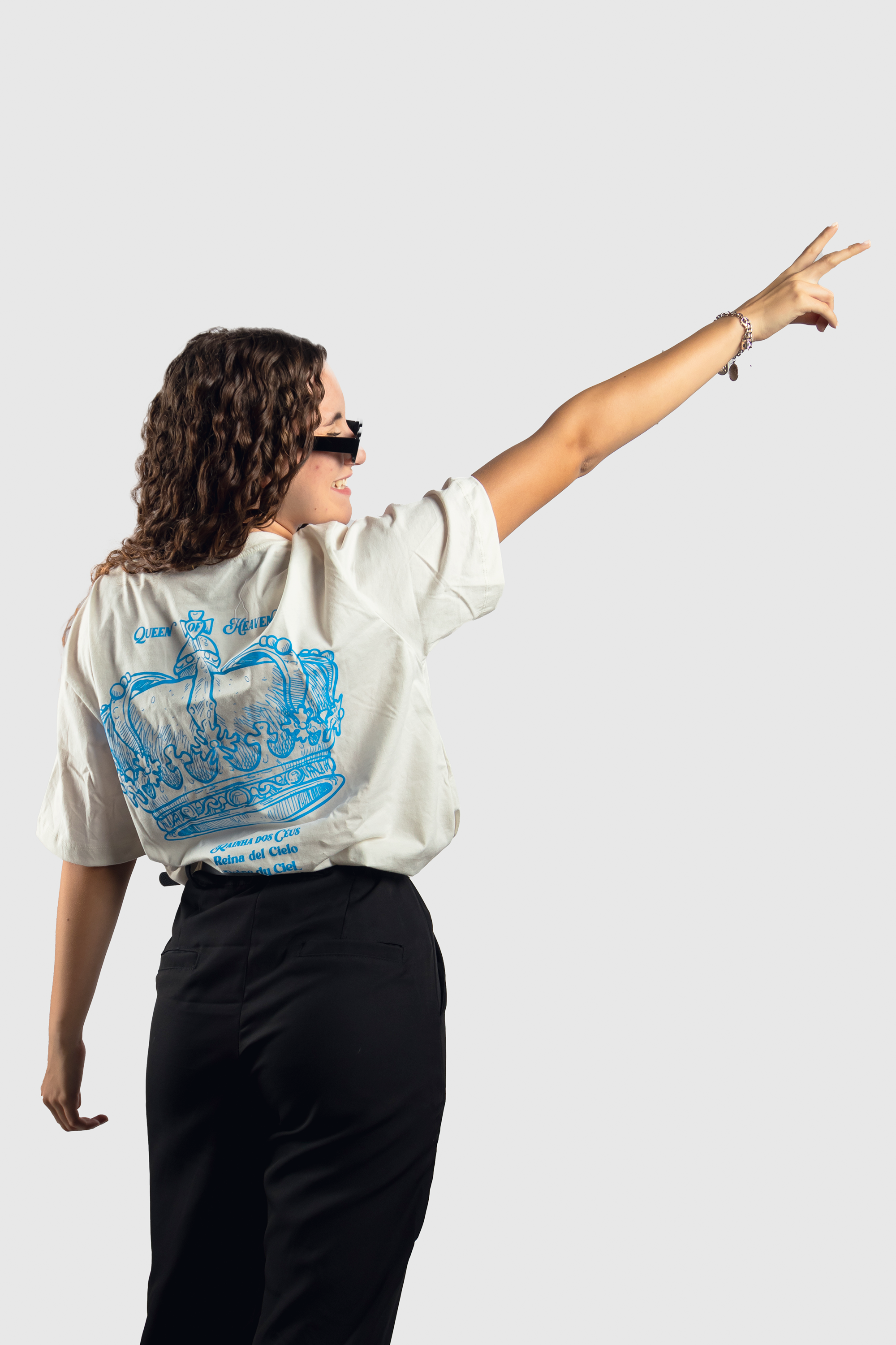 Camiseta Oversized Rainha dos Céus - Off White ref 3199
