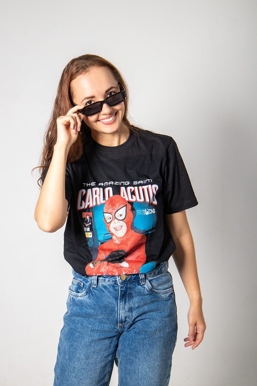 Camiseta São Carlo Acutis - Super Heroi cor preto