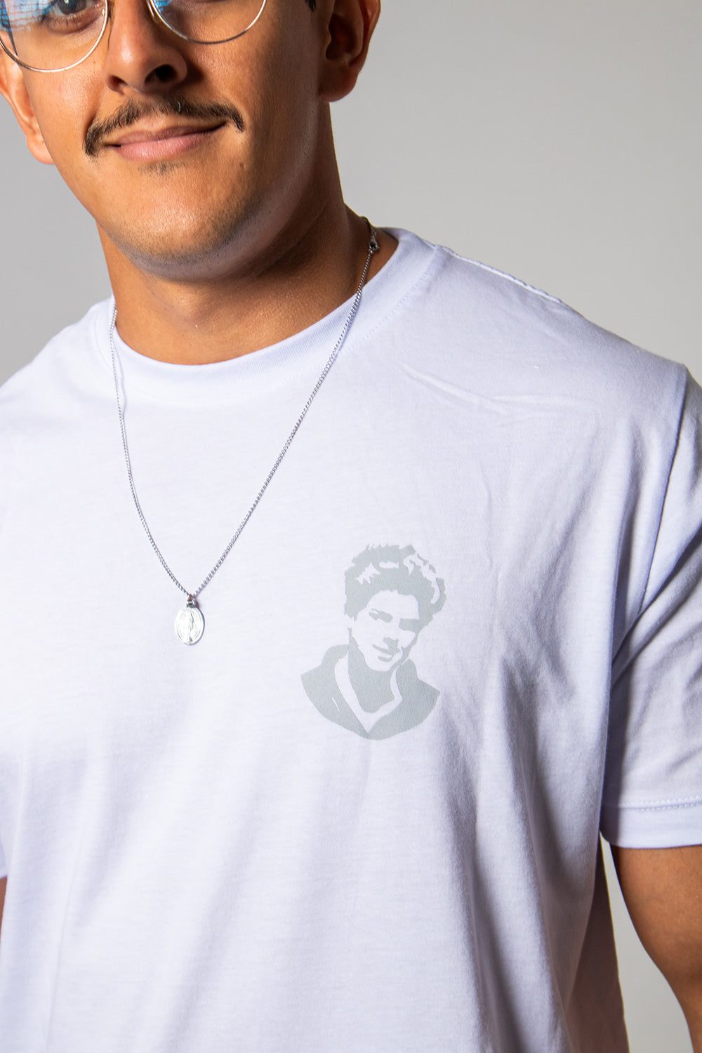 Camiseta São Carlo Acutis - Não eu, mas Deus - Branco ref 3232