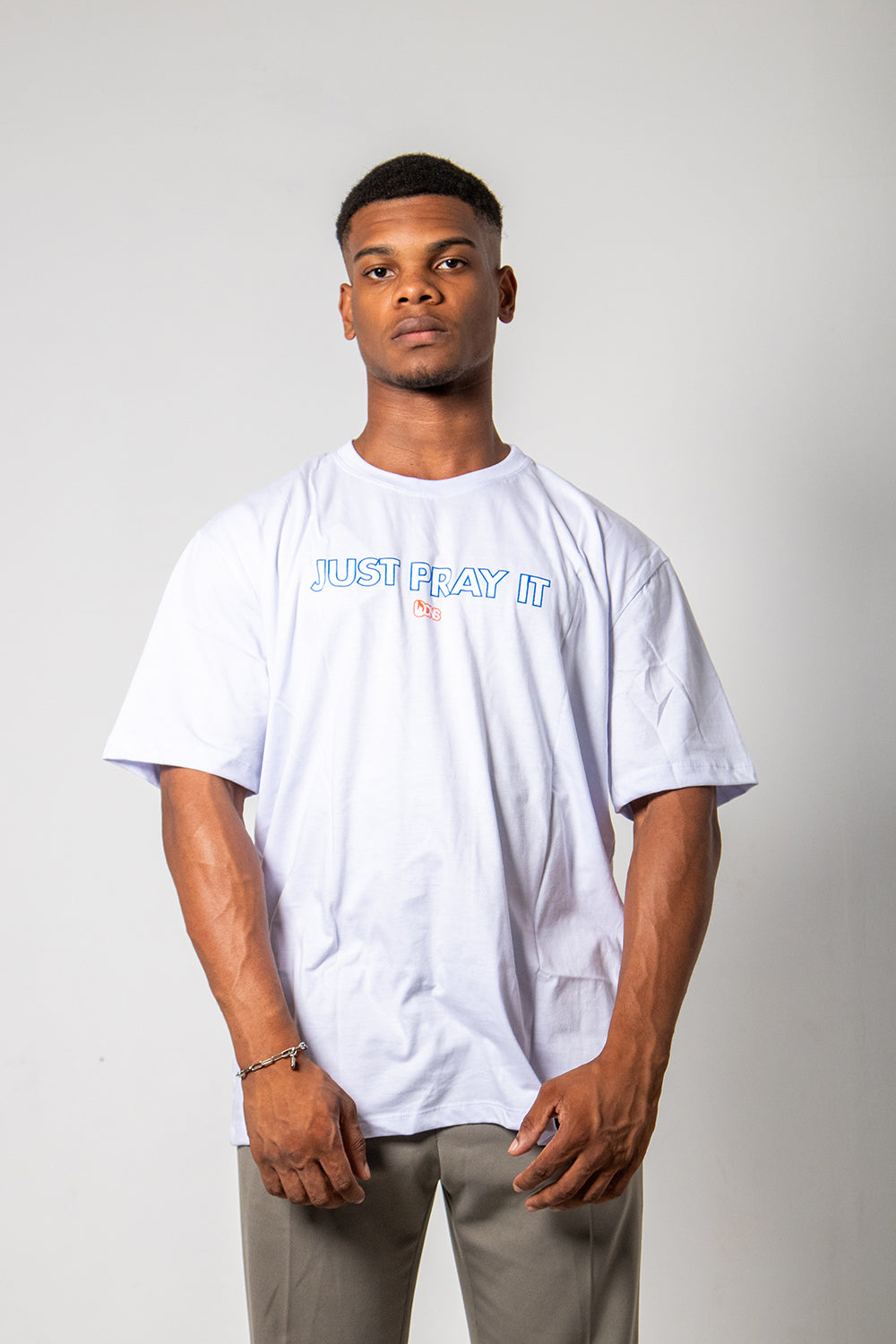 Camiseta Oversized Beato Carlo Acutis photocopy