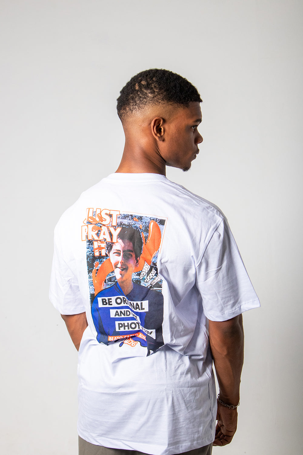 Camiseta Oversized Beato Carlo Acutis photocopy