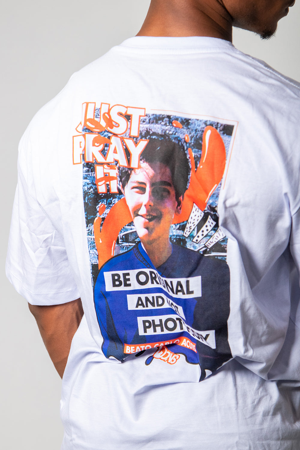 Camiseta Oversized Beato Carlo Acutis photocopy